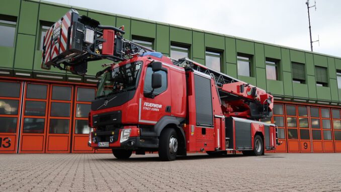 FW Düren: Neues Hubrettungsgerät für die Feuerwehr der Stadt Düren