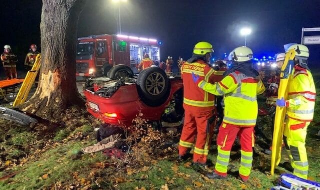 FW Düren: Schwerer Verkehrsunfall auf der Monschauer Landstraße