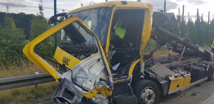 FW Düren: Verkehrsunfall auf der Bundesautobahn zwischen Düren und Merzenich