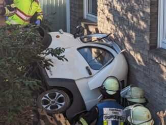 FW-E: 4Rad Kabinenroller droht nach missglücktem Fahrmanöver abzustürzen