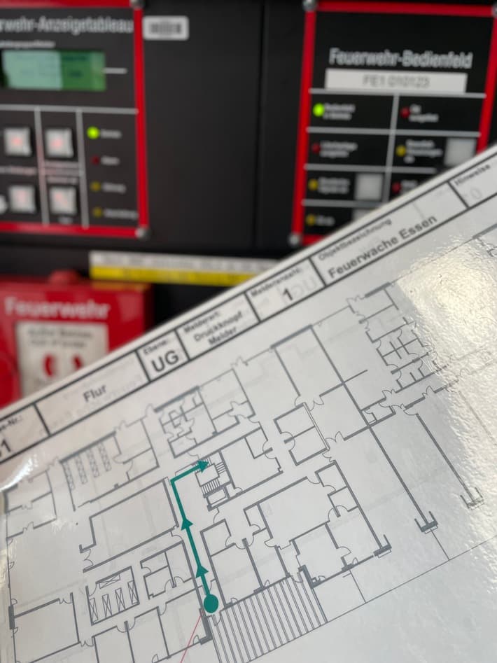 FW-E: Automatische Brandmeldeanlage in einem Geldinstitut meldet Entstehungsbrand frühzeitig