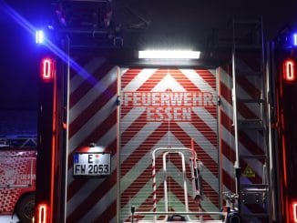 FW-E: Brennt Zugmaschine in Holsterhausen - keine verletzten Personen