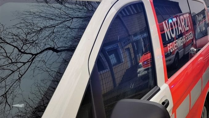 FW-E: Drei zum Teil Schwerverletzte nach Verkehrsunfall mit zwei PKW