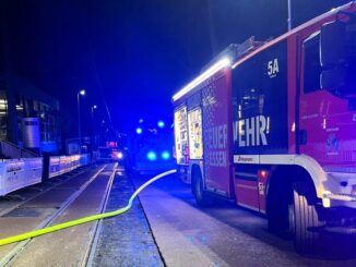 FW-E: Entstehungsbrand im Krankenhaus - Klinikpersonal verhindert Schlimmeres