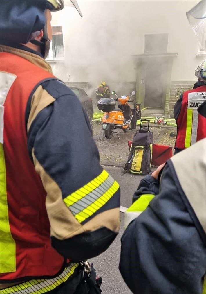 FW-E: Erneuter Kellerbrand im Mehrfamilienhaus - keine Verletzten