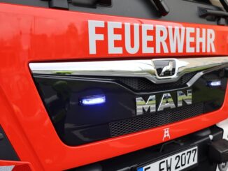 FW-E: Küche brennt in voller Ausdehnung - eine Person verletzt