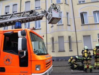 FW-E: Küchenbrand in Mehrfamilienhaus, keine Verletzten