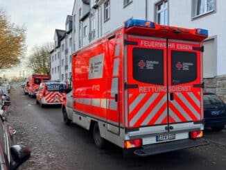 FW-E: Reizgasfreisetzung - Zwei Einsätze für Rettungsdienst und Feuerwehr in kurzer Abfolge