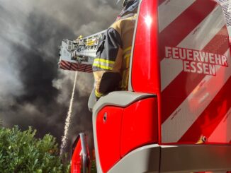 FW-E: Rund alle 2 Minuten 54 Sekunden rückt die Feuerwehr Essen im Jahr 2022 zu Einsätzen aus