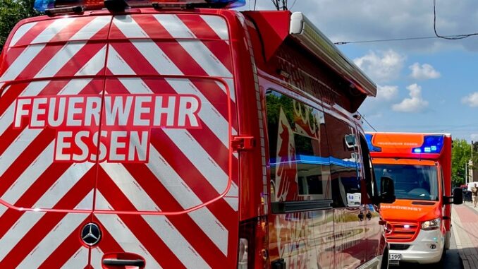 FW-E: Schwerer Verkehrsunfall auf der A52 - sechs Verletzte nach Kollision