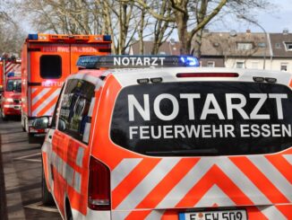 FW-E: Verkehrsunfall mit technischer Rettung - mehrere verletzte Personen