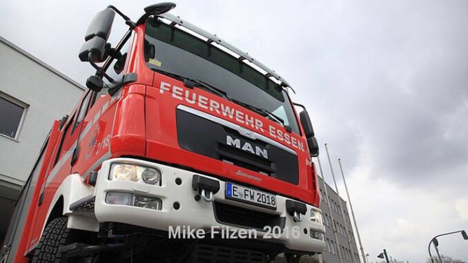 FW-E: Vier zum Teil Schwerverletzte nach Verkehrsunfall mit zwei Pkw