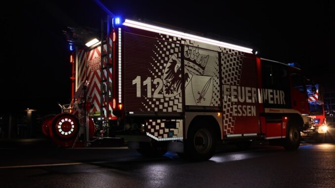 FW-E: Zimmerbrand in Essen-Huttrop - eine verletzte Person
