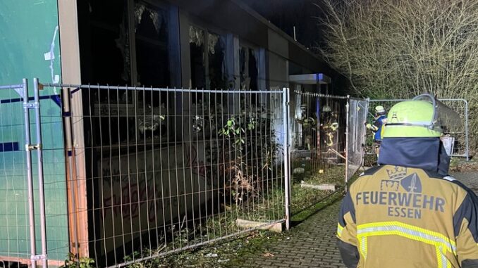 FW-E: Zwei parallele Brandereignisse im Essener Norden - keine Verletzten