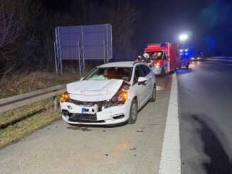 FW-EN: 2 PKW verunfallen auf Autobahn