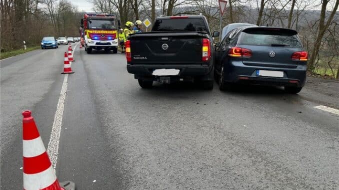FW-EN: Abbiegeunfall fordert zwei Verletze