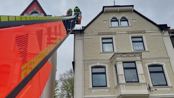 FW-EN: Brand in einem Abstellraum einer Wohnung