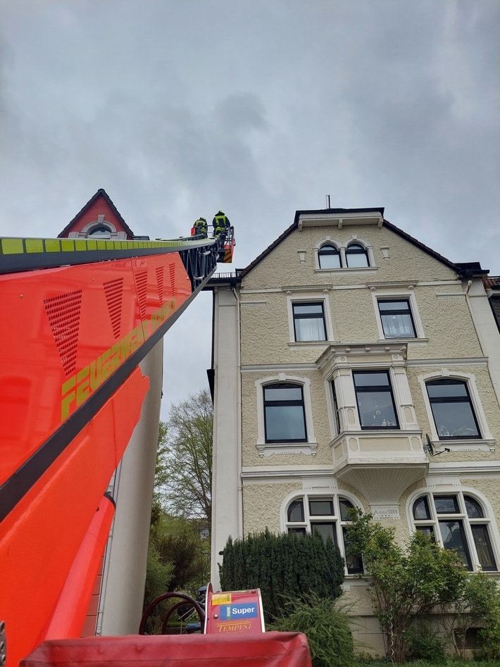 FW-EN: Brand in einem Abstellraum einer Wohnung