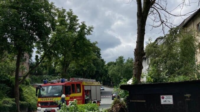 FW-EN: Ein einsatzreicher Sonntag für die Hattinger Feuerwehr