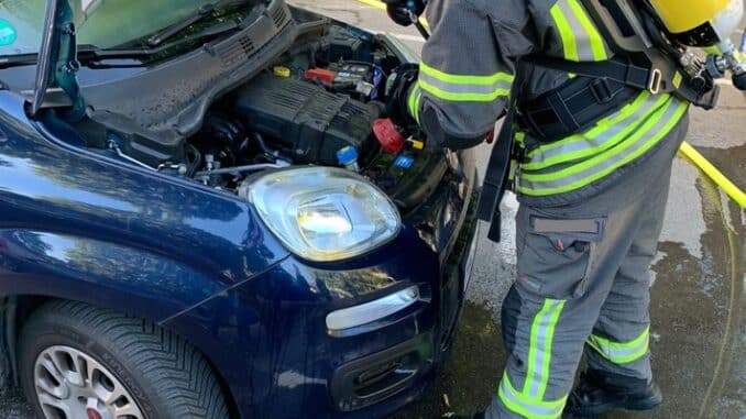 FW-EN: Entstehungsbrand im Motorraum