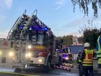 FW-EN: Feuer am Gemeindehaus - Feuerwehr konnte Brand des Gebäudes verhindern