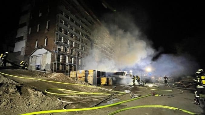 FW-EN: Feuer auf Baustelle in der Hegestraße