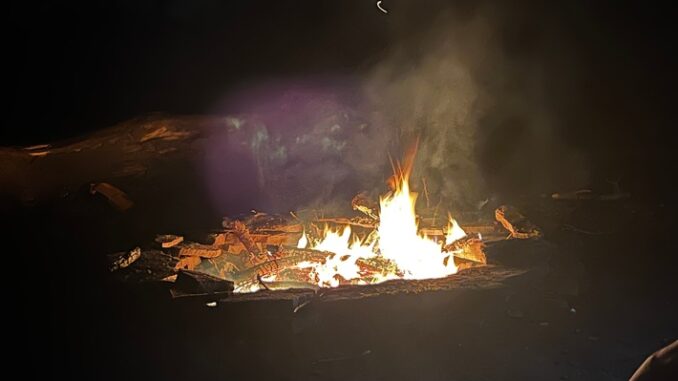 FW-EN: Feuer im Wald und Ölspur am Wochenende