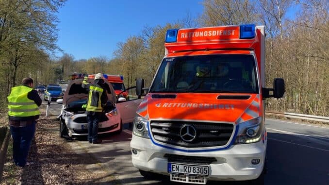 FW-EN: Feuerwehr Hattingen dreimal im Einsatz