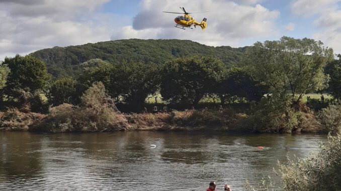 FW-EN: Feuerwehr und DLRG suchen Fahrzeug in der Ruhr - Rettungshubschrauber unterstützt aus der Luft