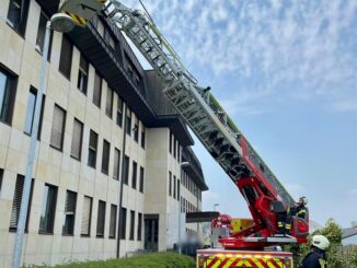 FW-EN: Feuerwehr unterstützt zweimal den Rettungsdienst