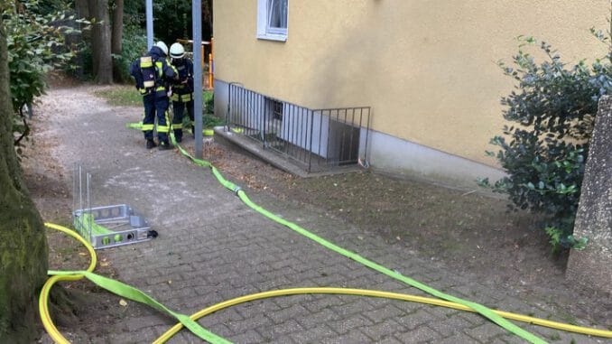 FW-EN: Gemeldeter Kellerbrand mit mehrfacher Menschenrettung und drei Paralleleinsätze für die Hattinger Feuerwehr