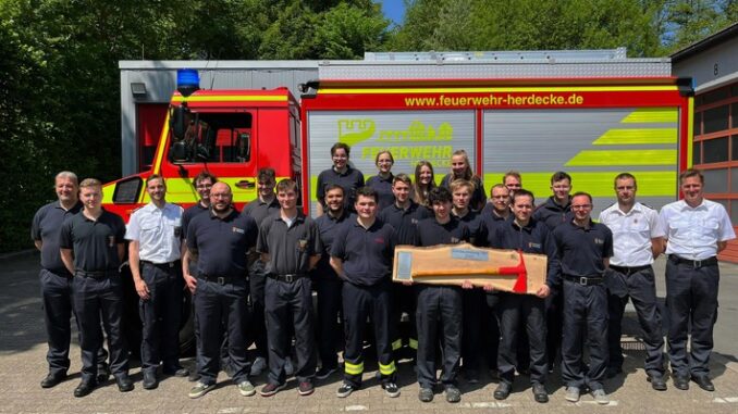 FW-EN: Grundausbildung erfolgreich beendet! - 19 neue Feuerwehrkräfte für Herdecke und Breckerfeld