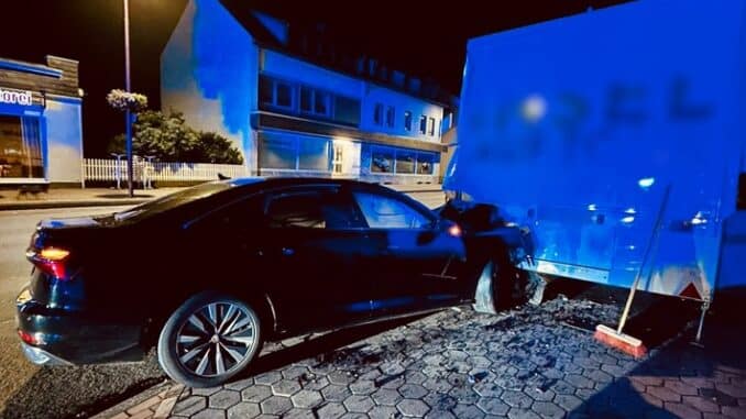 FW-EN: Heimrauchmelder löste aus &amp; Verkehrsunfall mit Getränkeanhänger