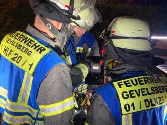 FW-EN: Industriebrache in Vollbrand