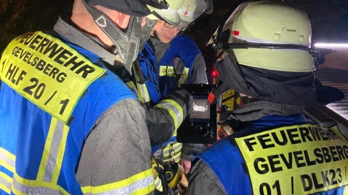 FW-EN: Industriebrache in Vollbrand
