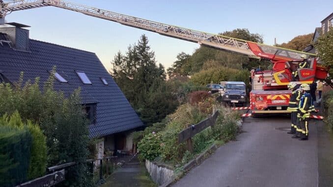 FW-EN: Kaminbrand beschäftigt die Hattinger Feuerwehr fast drei Stunden