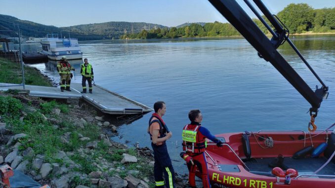 FW-EN: Kanu Fahrerin kenterte - Wasserrettungseinsatz am Hengsteysee von beiden Ufern