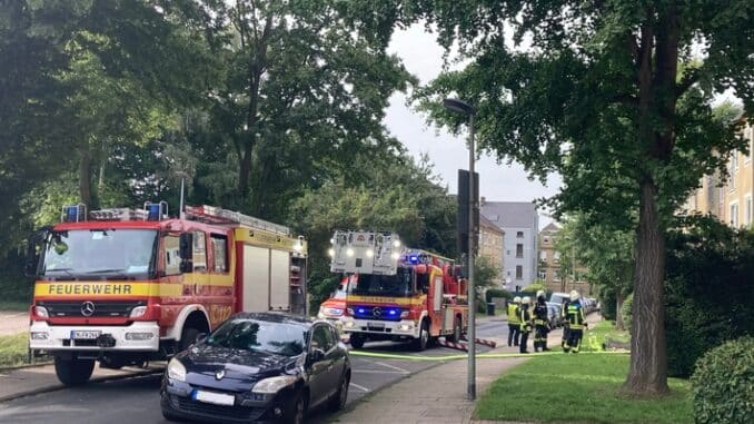 FW-EN: Küchenbrand im Mehrfamilienhaus - Feuerwehr verhindert Schlimmeres