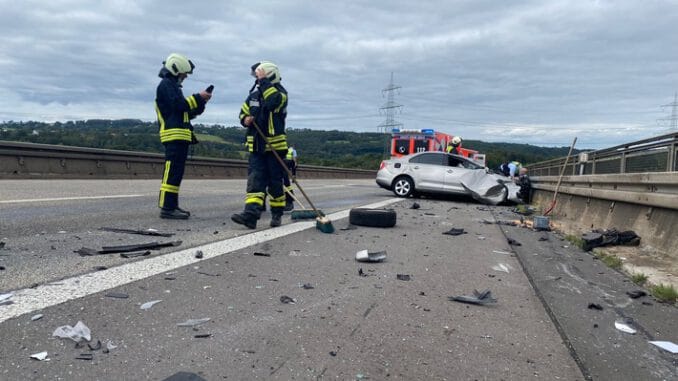 FW-EN: Mehrere Einsätze am Wochenende - Vorbildliche Rettungsgasse auf der Autobahn