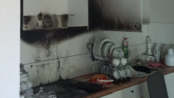 FW-EN: Mehrere Einsätze über das Wochenende - Küchbrand im Waldweg