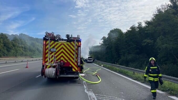 FW-EN: PKW-Brand auf der Autobahn