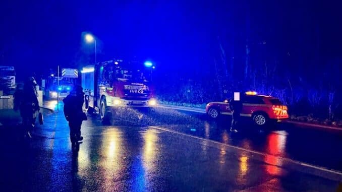 FW-EN: Rauch aus Gebäude - Vermutlich illegaler Böller verursacht großen Feuerwehreinsatz