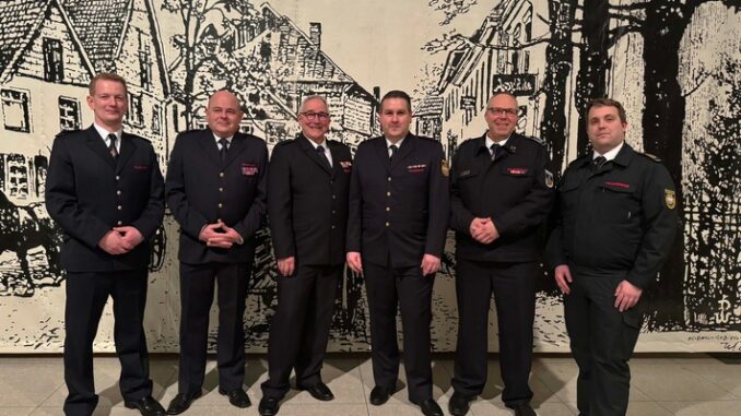 FW-EN: Rolf-Erich Rehm nun Ehrenpräsident des Kreisfeuerwehrverbandes - Markus Neuhaus neuer Präsident - Andreas Bleck mit silberner Ehrennadel geehrt