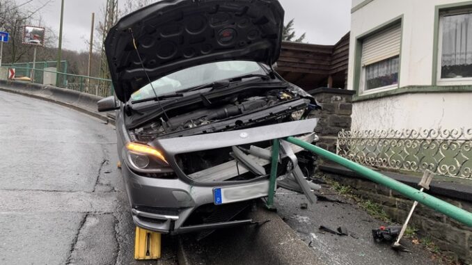 FW-EN: Verkehrsunfall