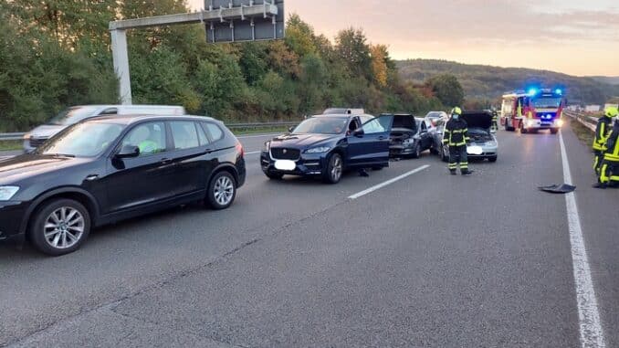 FW-EN: Verkehrsunfall auf der A 1 zwischen Wuppertal Langerfeld und dem Kreuz Wuppertal Nord