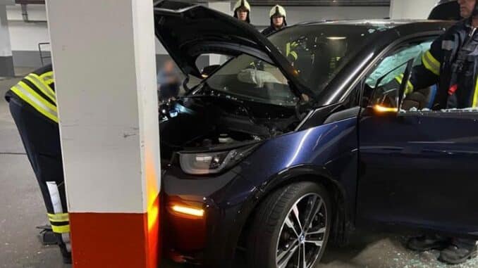 FW-EN: Verkehrsunfall in Tiefgarage