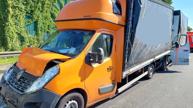 FW-EN: Verkehrsunfall mit zwei schwerverletzten Personen auf der BAB 1