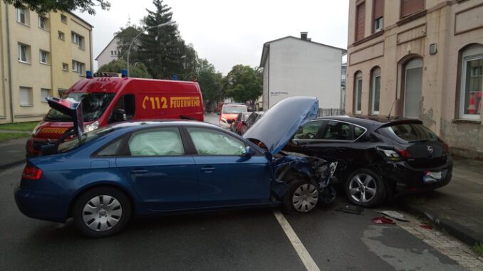 FW-EN: Wetter - Kleinbrand und Verkehrsunfall