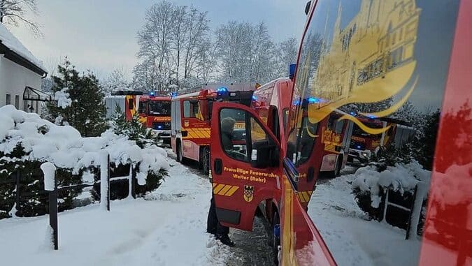 FW-EN: Wetter - Schnee sorgt auch heute für Einsätze der Feuerwehr Wetter (Ruhr)