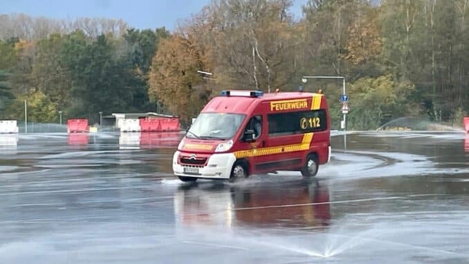 FW-EN: Wetter - Sicher auf jeder Einsatzfahrt - Tagesseminare für Einsatzkräfte der Feuerwehr Wetter (Ruhr)